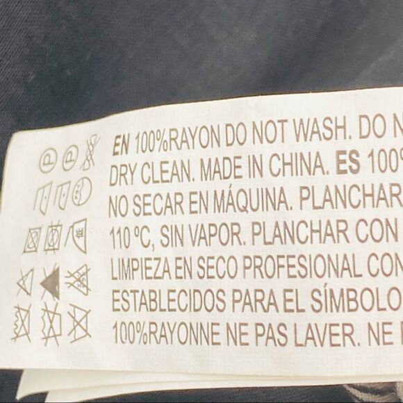 Forever 21 black tunic style floral top with keyhole detail medium - Picture 6 of 6